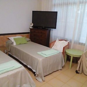 Habitación Triple Adaptada para Discapacitados